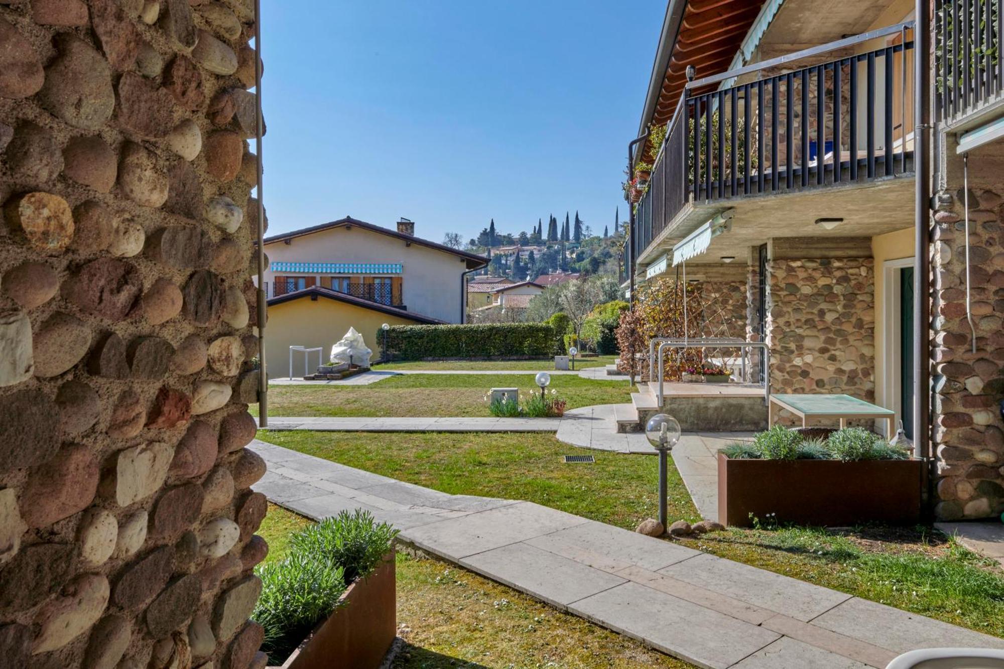 Apartmentsgarda - Baia D'Argento Residence Костермано Екстериор снимка